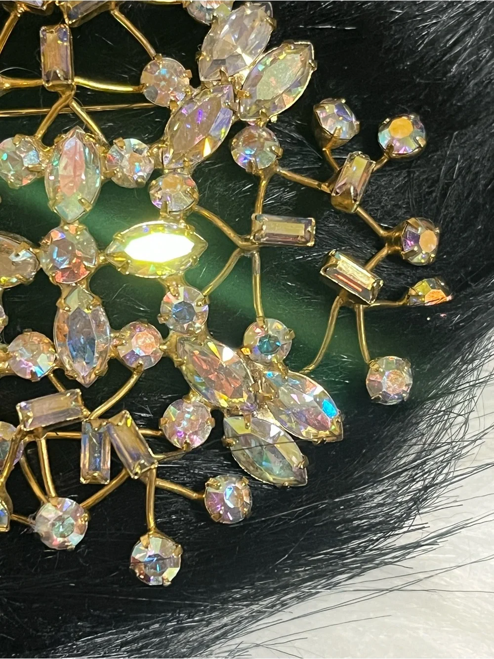 Vintage Sparkling Rhinestones Brooch